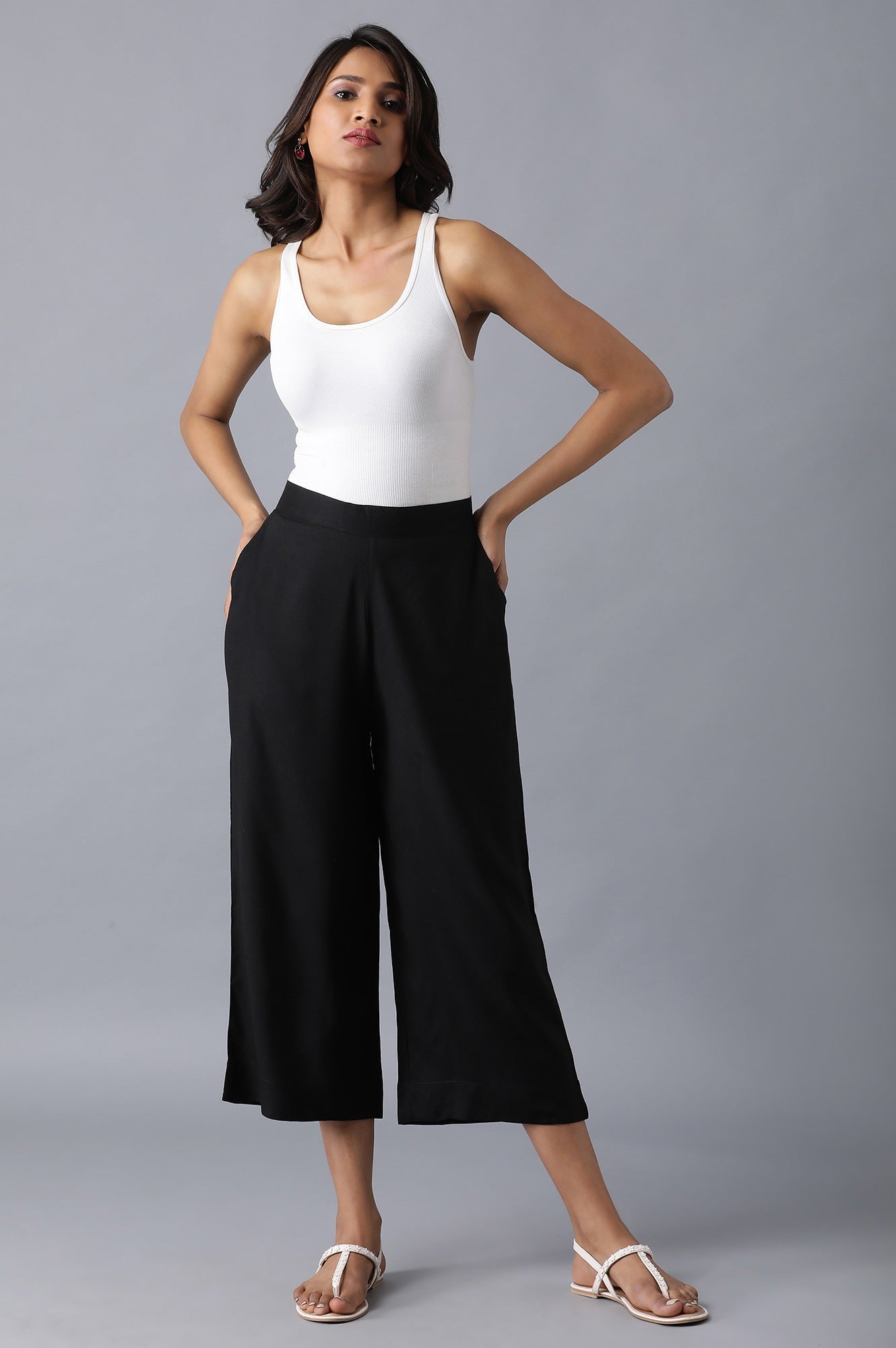 Black solid culottes