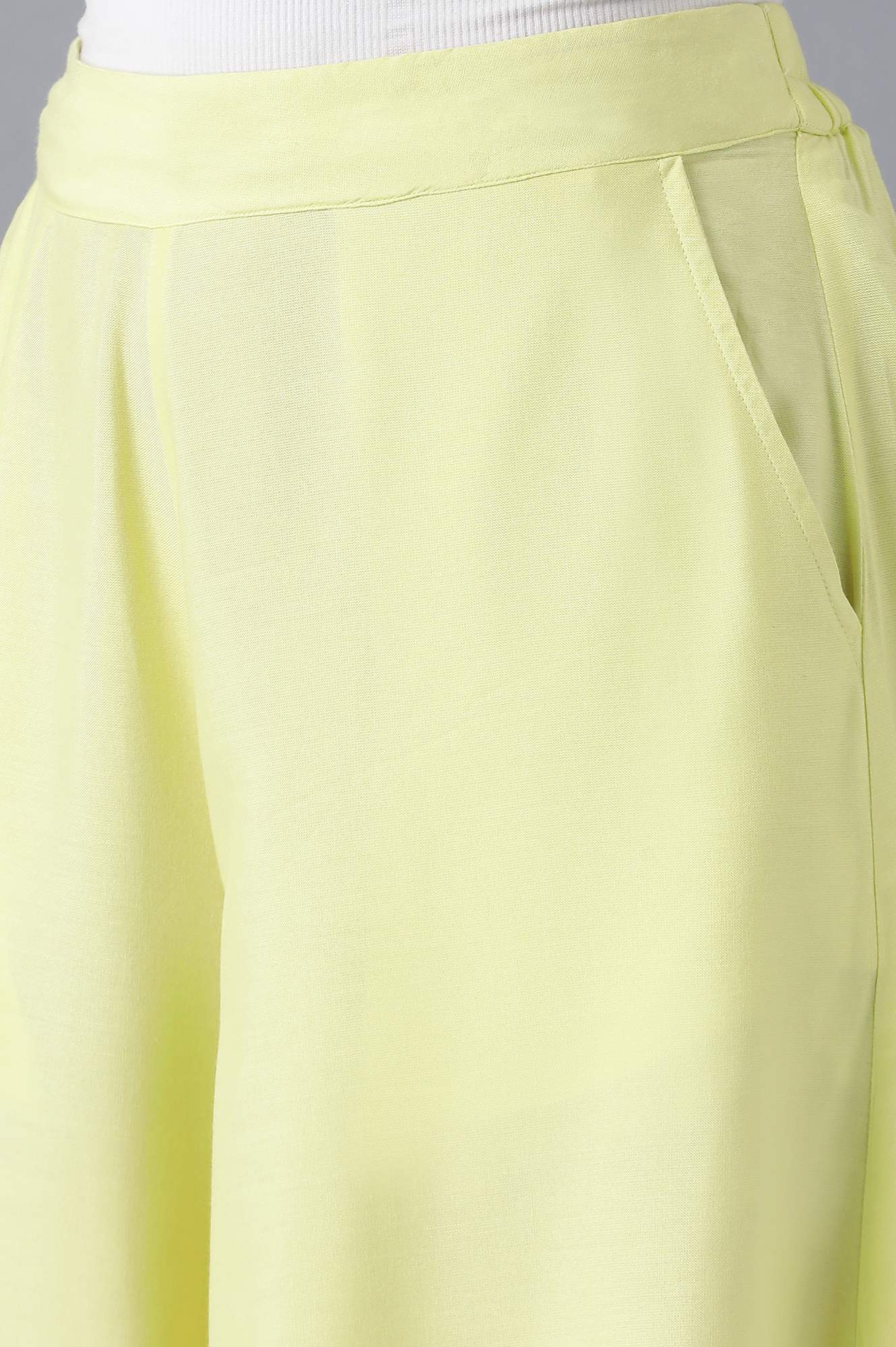 Yellow solid culottes