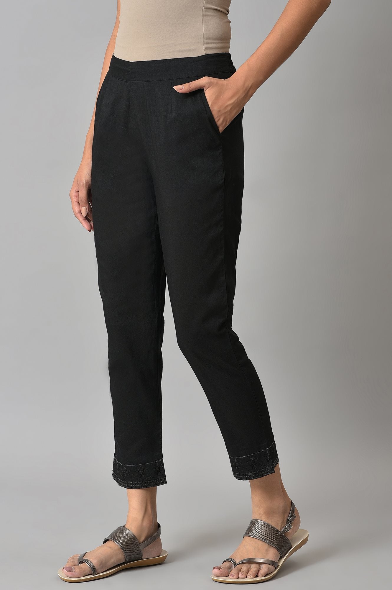 Black Yarn-Dyed Gathered Trouser Pants