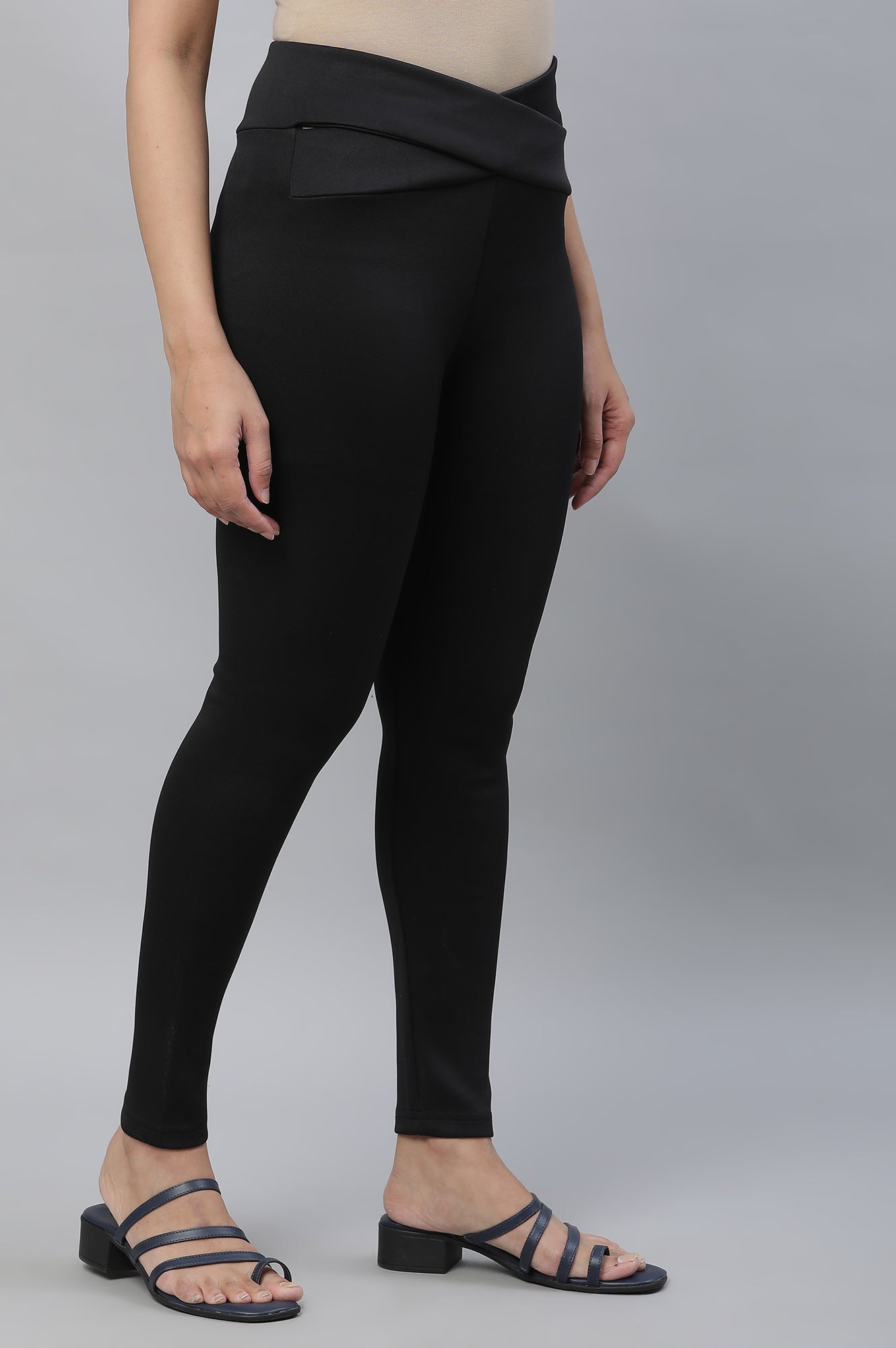 Black Solid Fashionable Yoga Tights