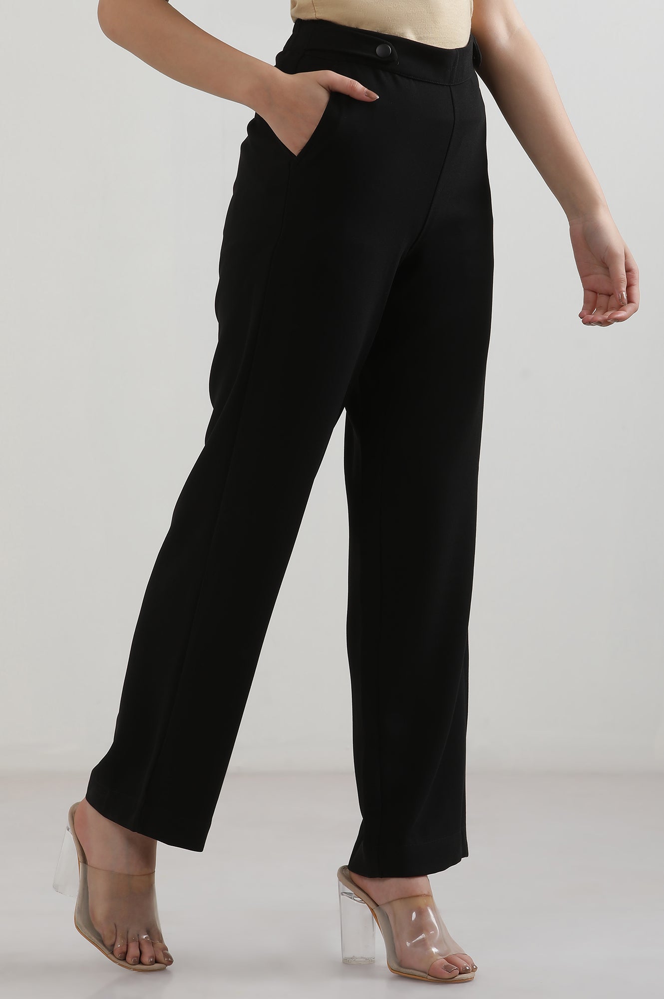 Black Solid Straight Trousers &amp; Pants