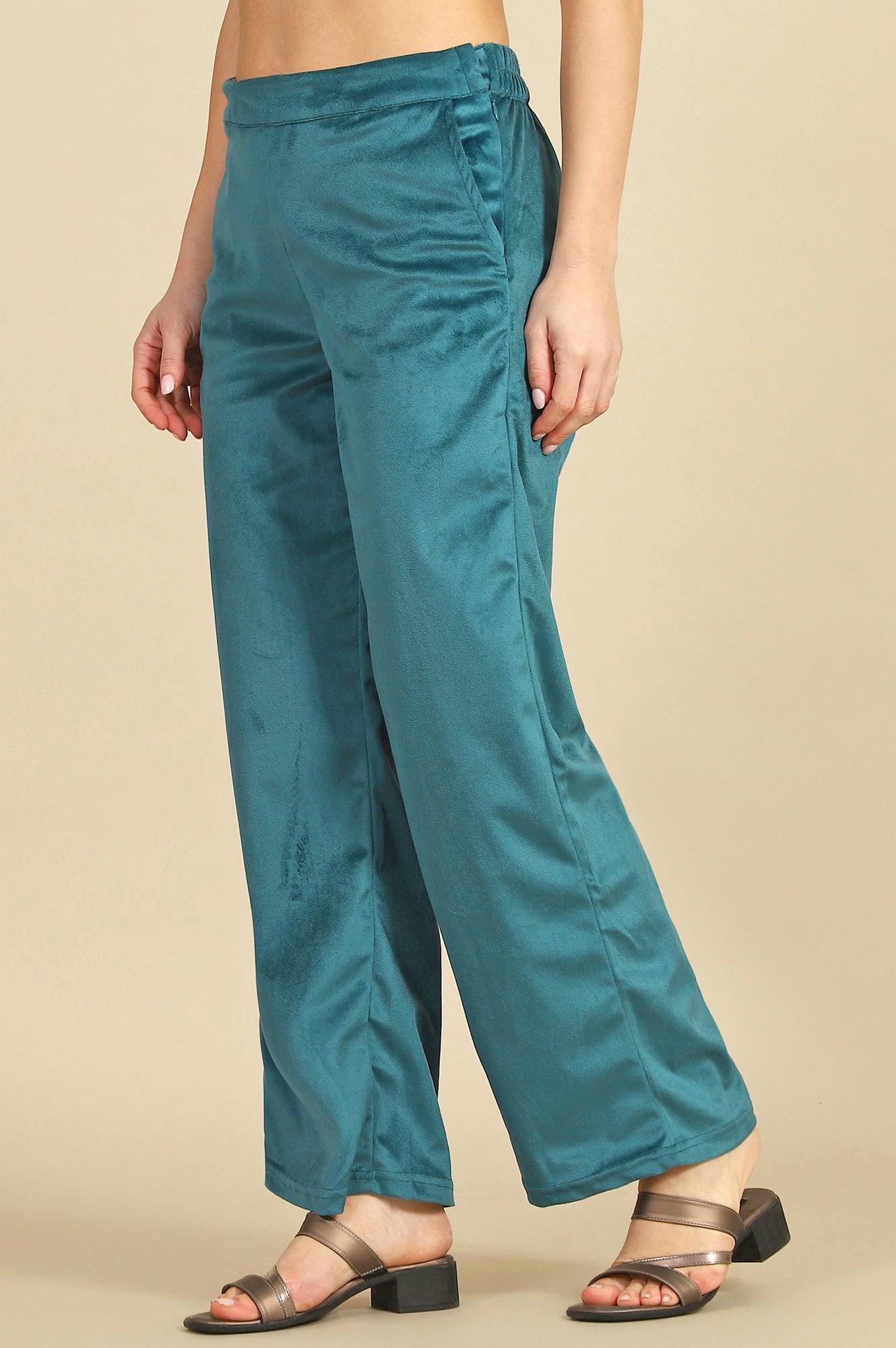 Green Solid Straight Trousers &amp; Pants